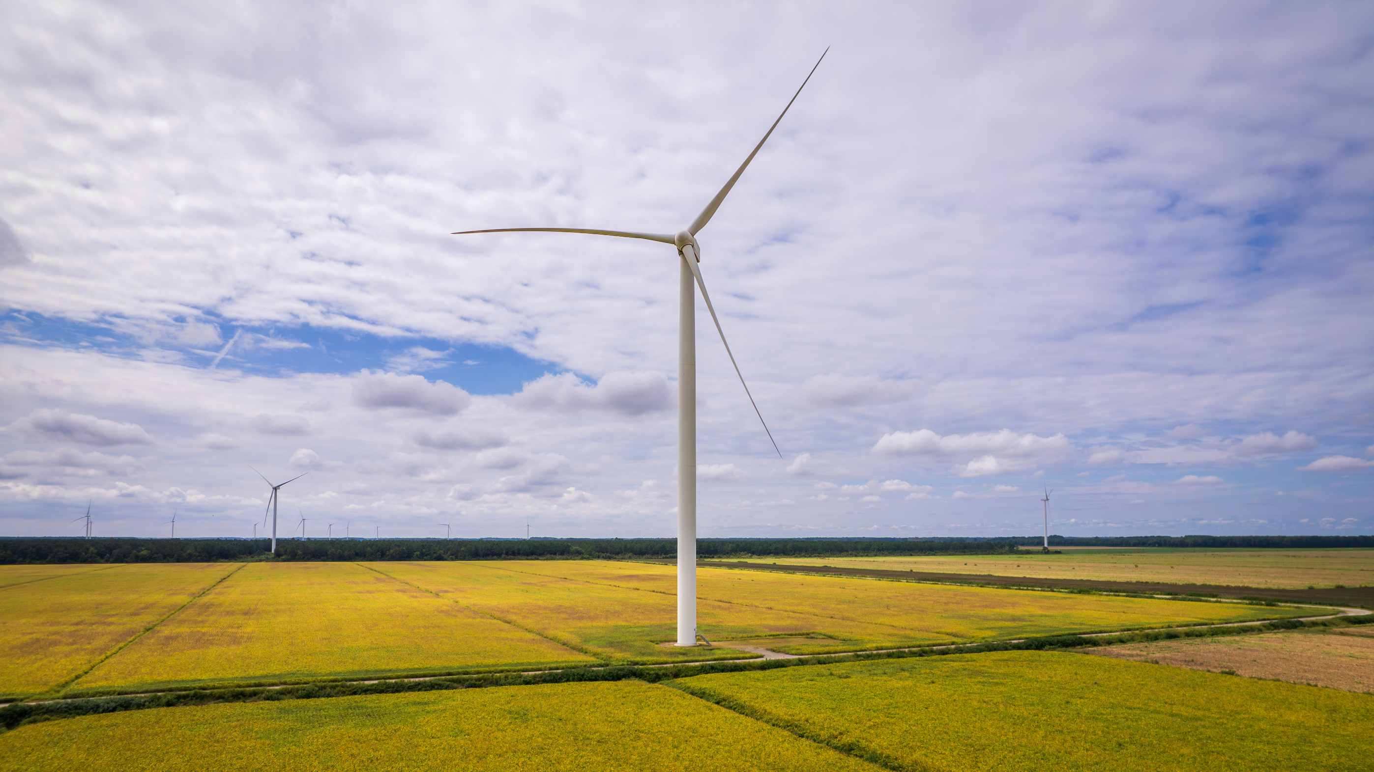 Domestic Wind Power Alternative Home Energy Solutions: Battery Storage System